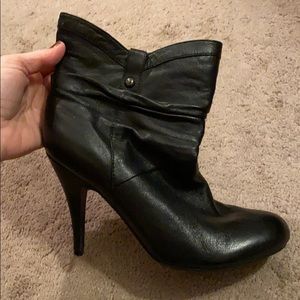 Slouch Guess booties